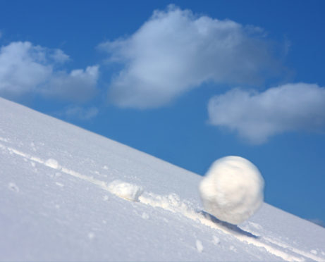 Métodos para pagar deudas: Bola de Nieve vs. Avalancha